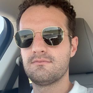 Meet your Posher, Ashton